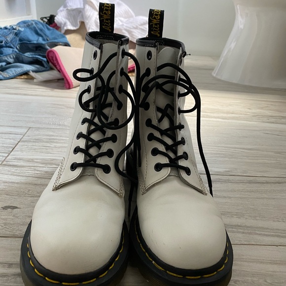 White 1460 DR. MARTEN - Picture 2 of 8